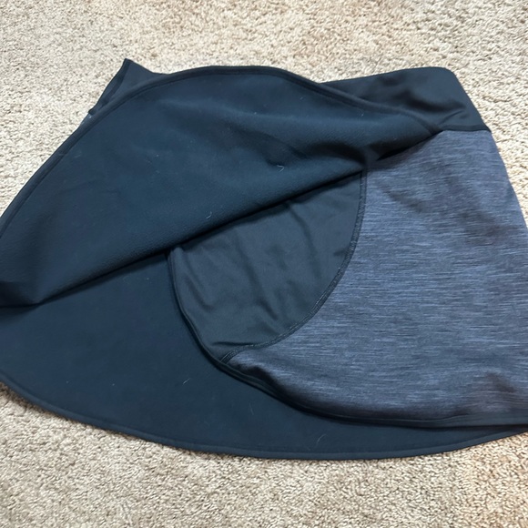 NWOT Grey WINTER Skirt from Skirt Sports medium - Picture 3 of 4